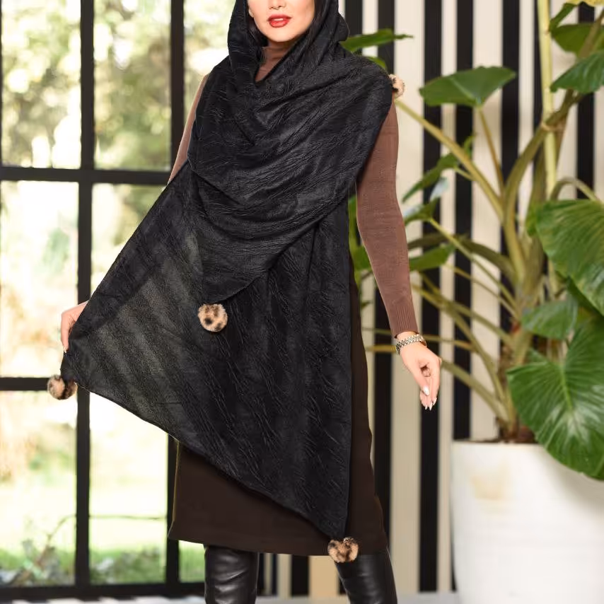 شال مخمل پلیسه پم پم دار  
تک رنگ مشکی قد 2 متر 
پاییزه 
