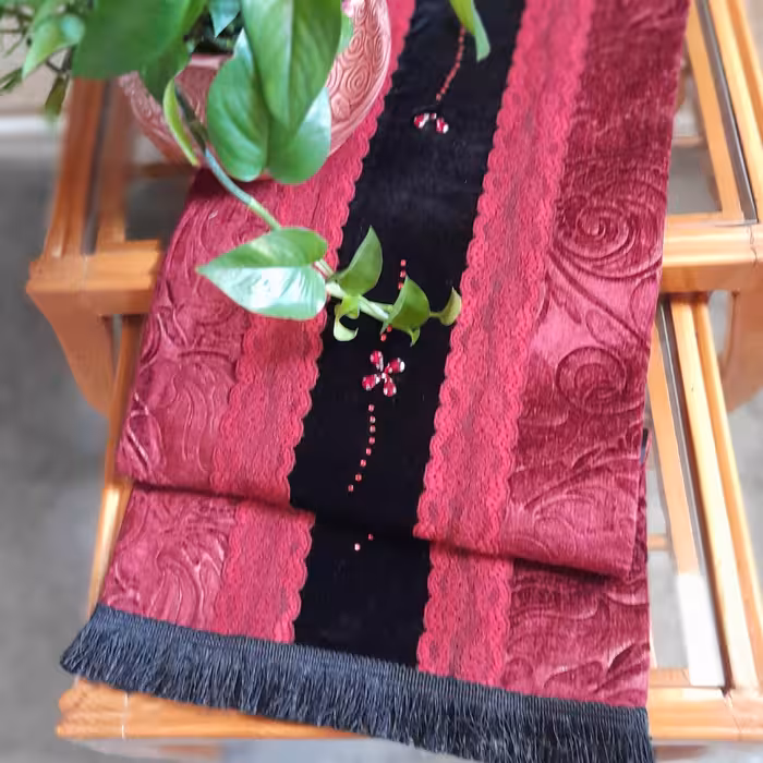 رانر مخمل طرحدار زرشکی