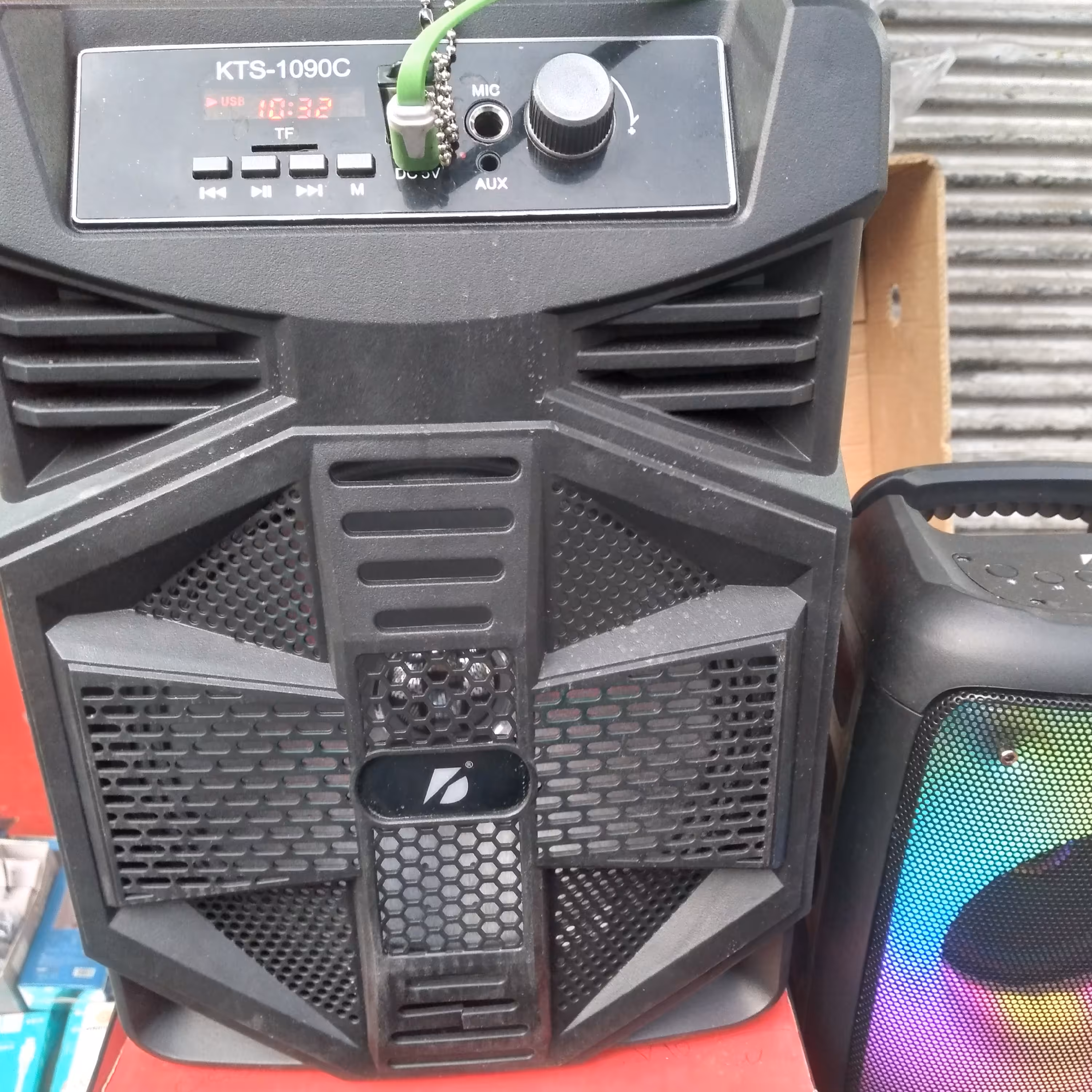 اسپیکر فوق حرفه ای با میکروفن