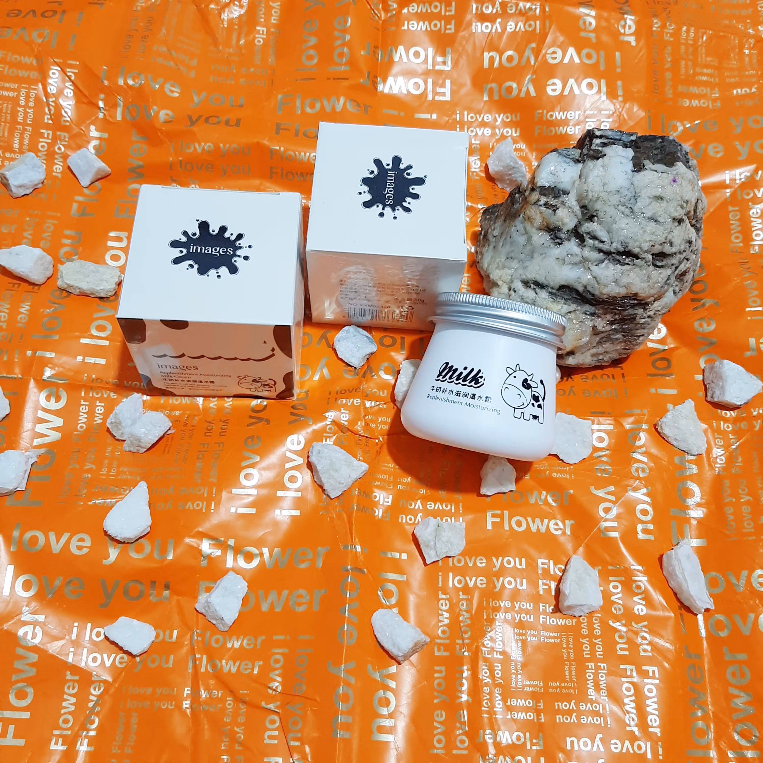 کرم مرطوب کننده شیر گاو از برند ایمجیز