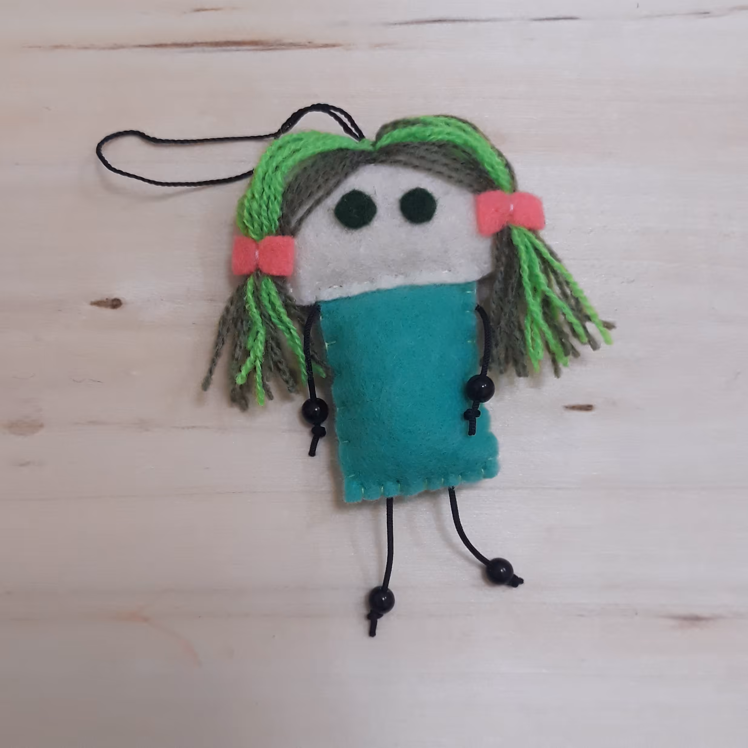 آویز کیف نمدی دختر کد 06