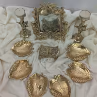 هفت سین برنزی آینه مدل قو وزن ست کامل 2150 وقیمت 1400تومان 