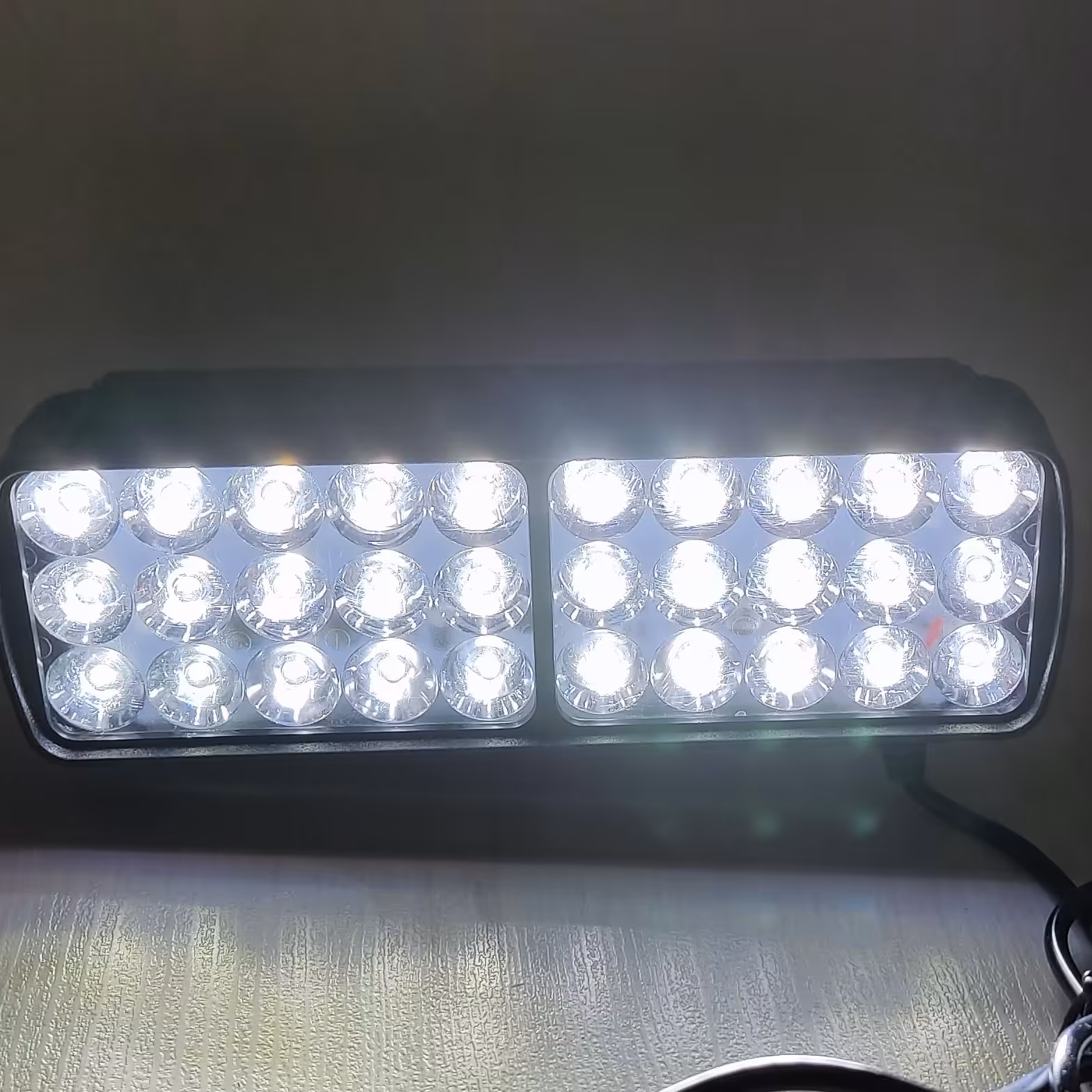 نور افکن پروژکتور 30 لامپ  پر نور 