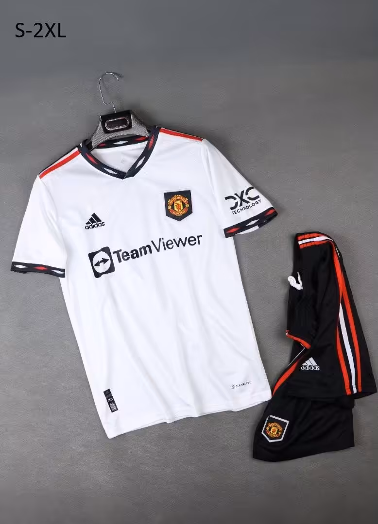 کیت دوم منچستریونایتد (پیراهن شورت) فصل 2022-2023