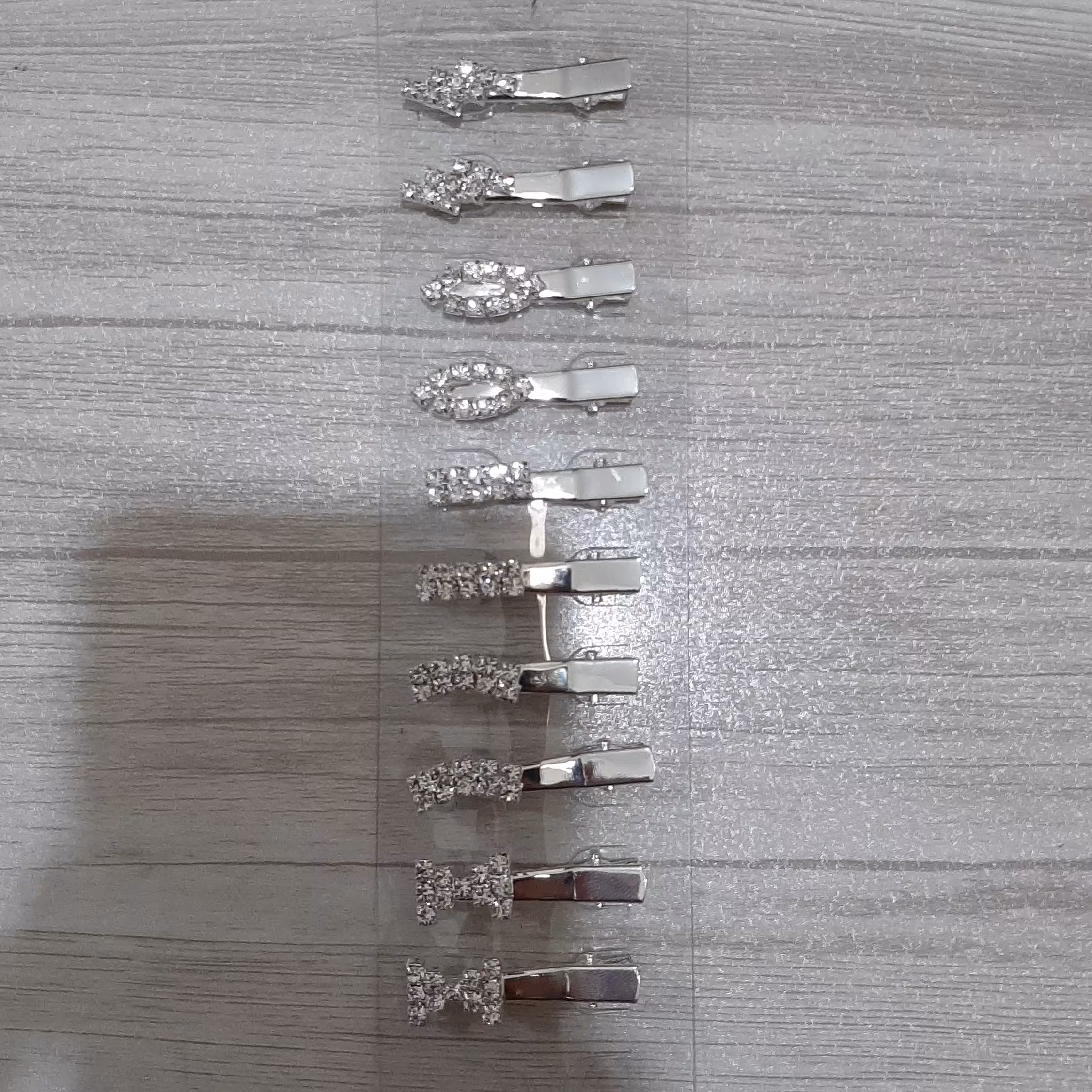 گیره انبری نقره ای