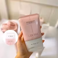 کرم لیفتینگ صورت و گردن ماساژور دار جوان ساز لدورا کر