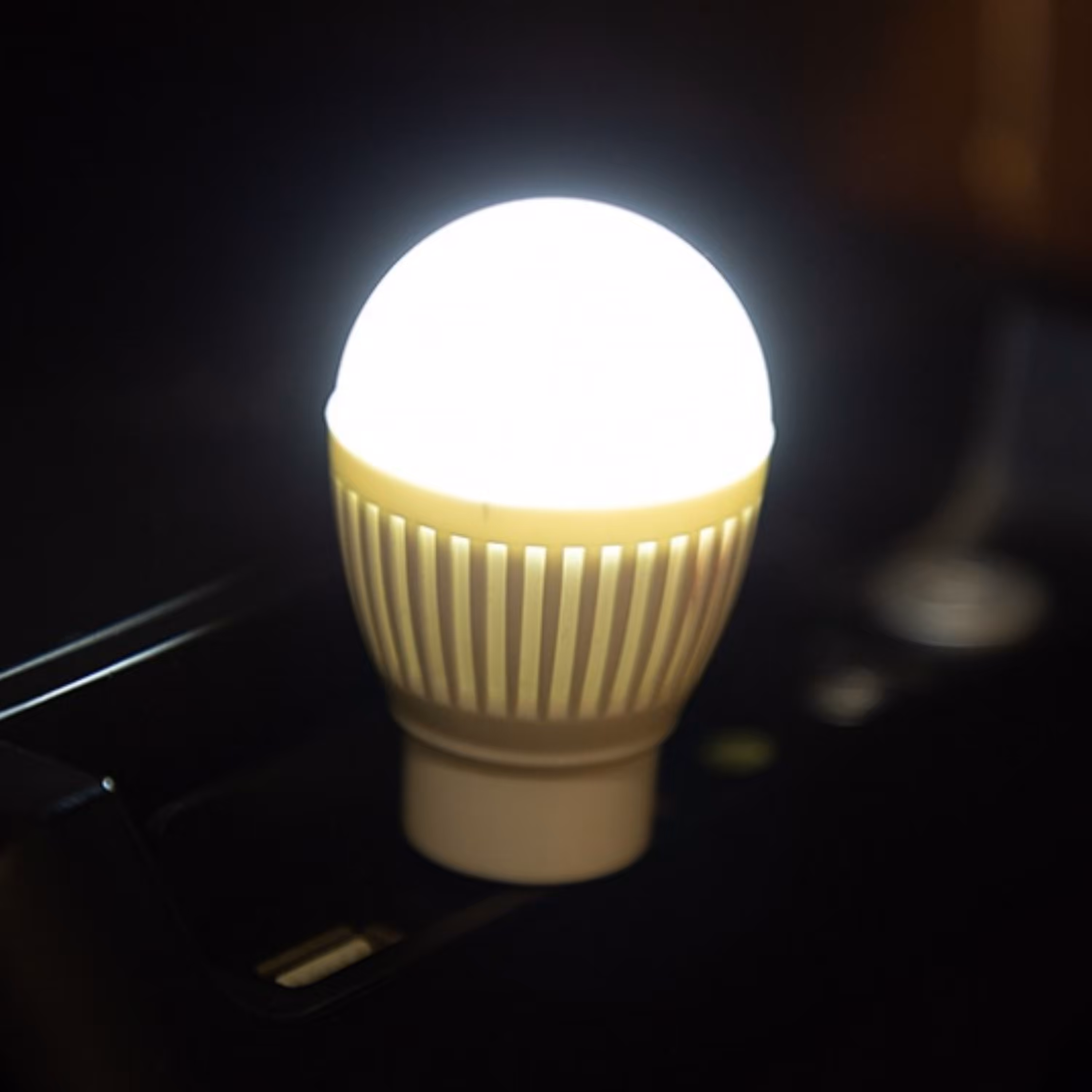 لامپ مینی سیار usb  ( سفید) 