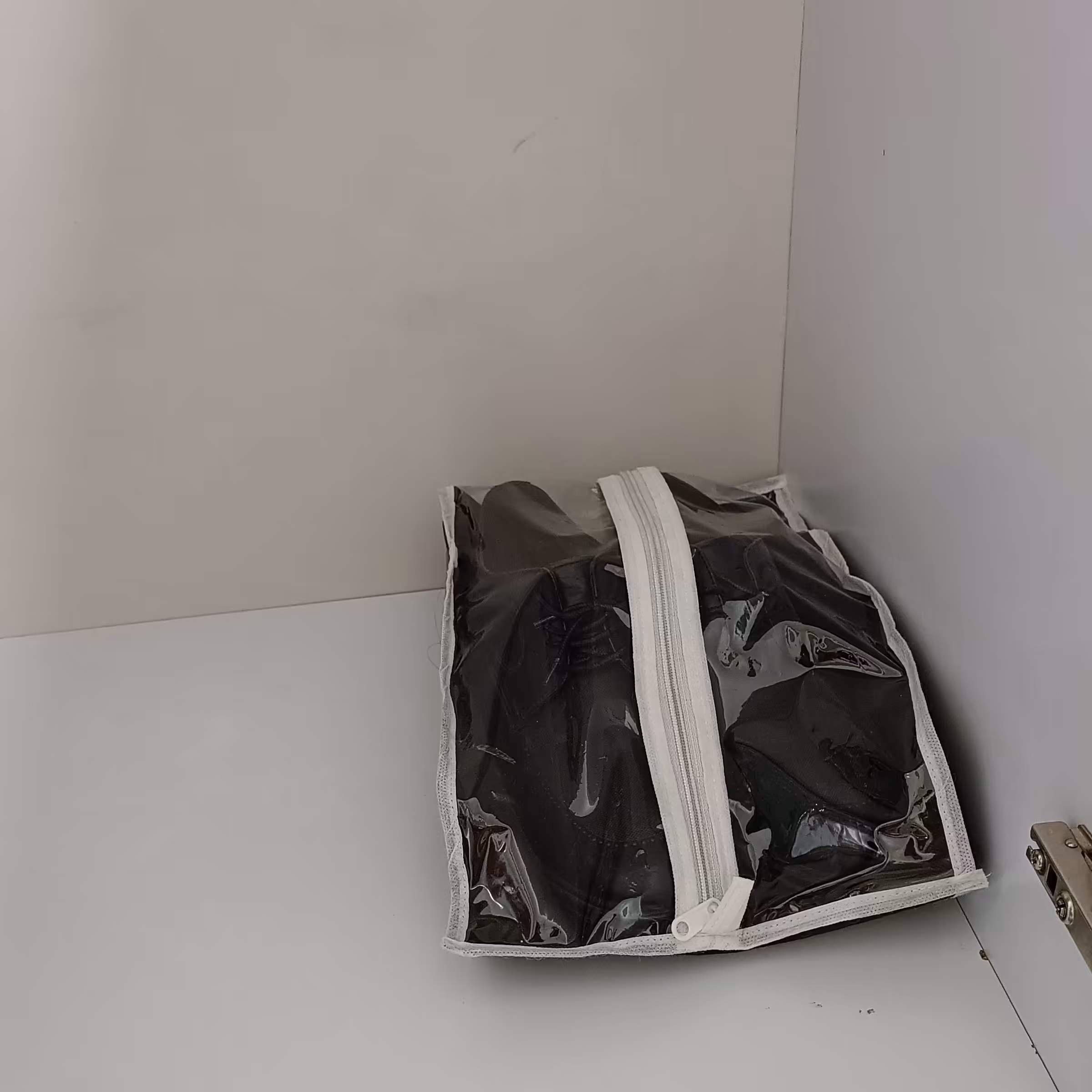 کاور  کفش تک عددی   مناسب مسافرت و باشگاه 