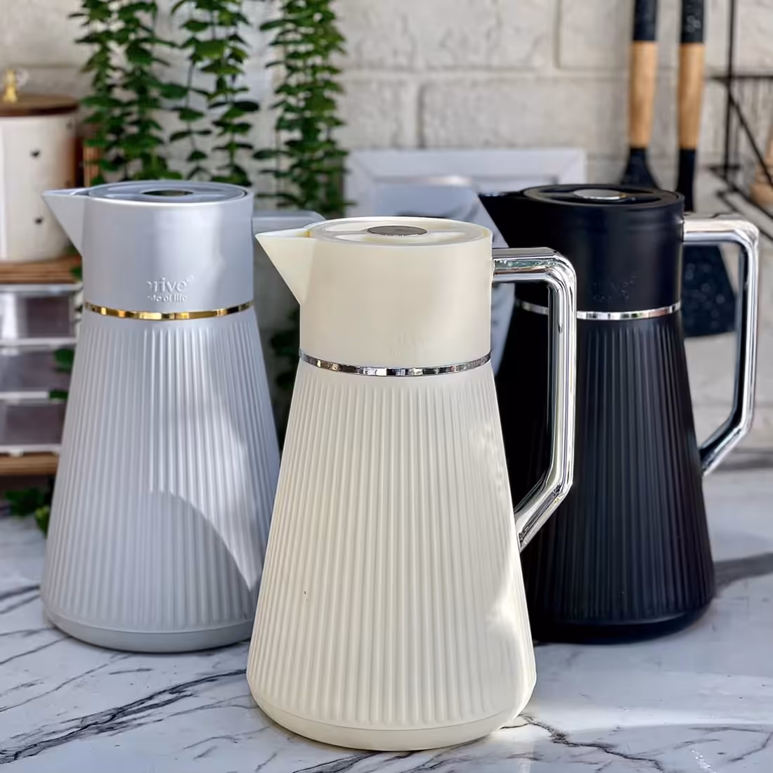 فلاسک 1لیتر رنگی اوریو شیشه صورتی