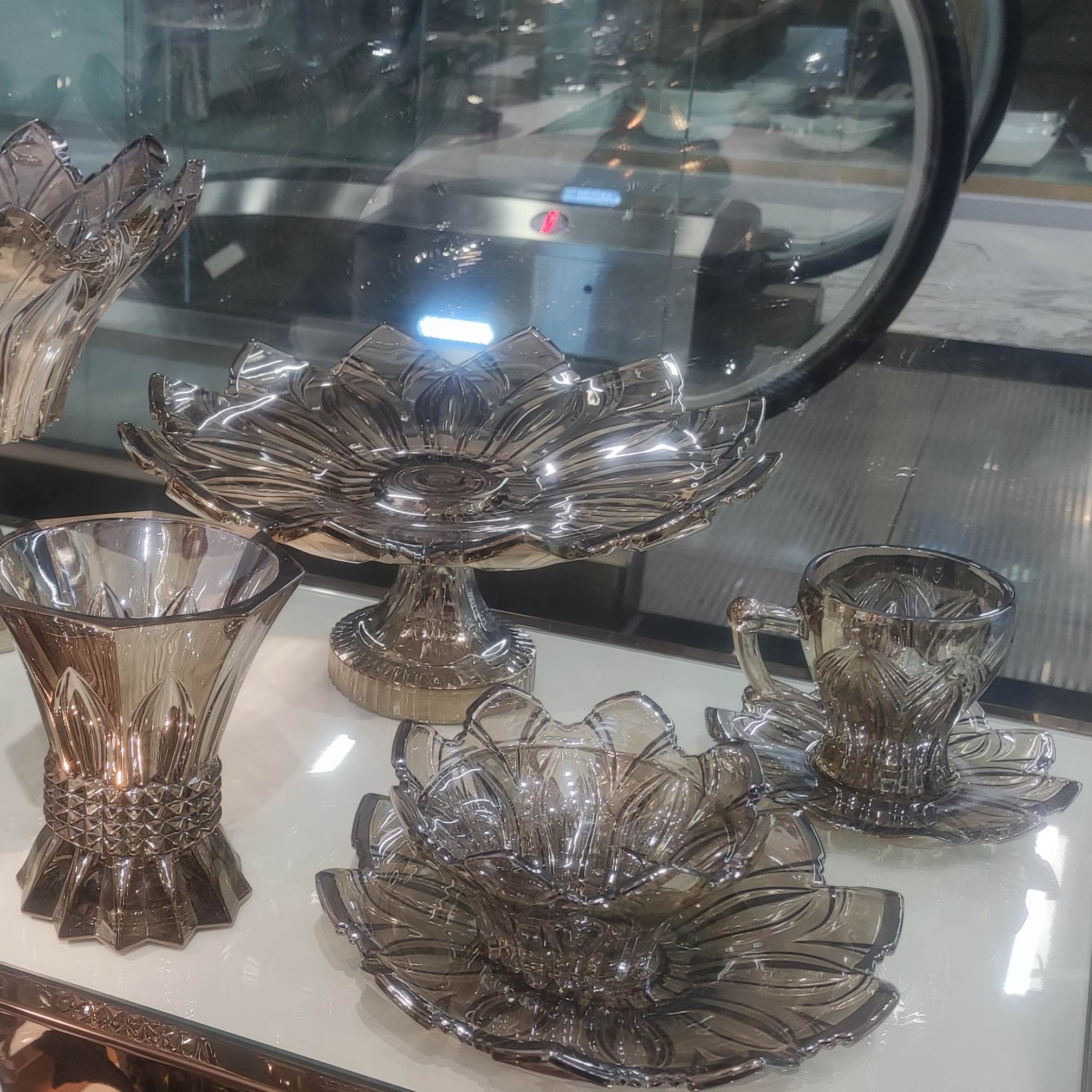 شیرینی خوری پایه دار ویلا(پس کرایه)
