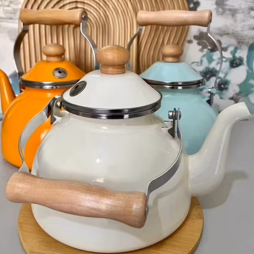 کتری سوتی و لعابی طرح انگلیش هوم دسته بامبو