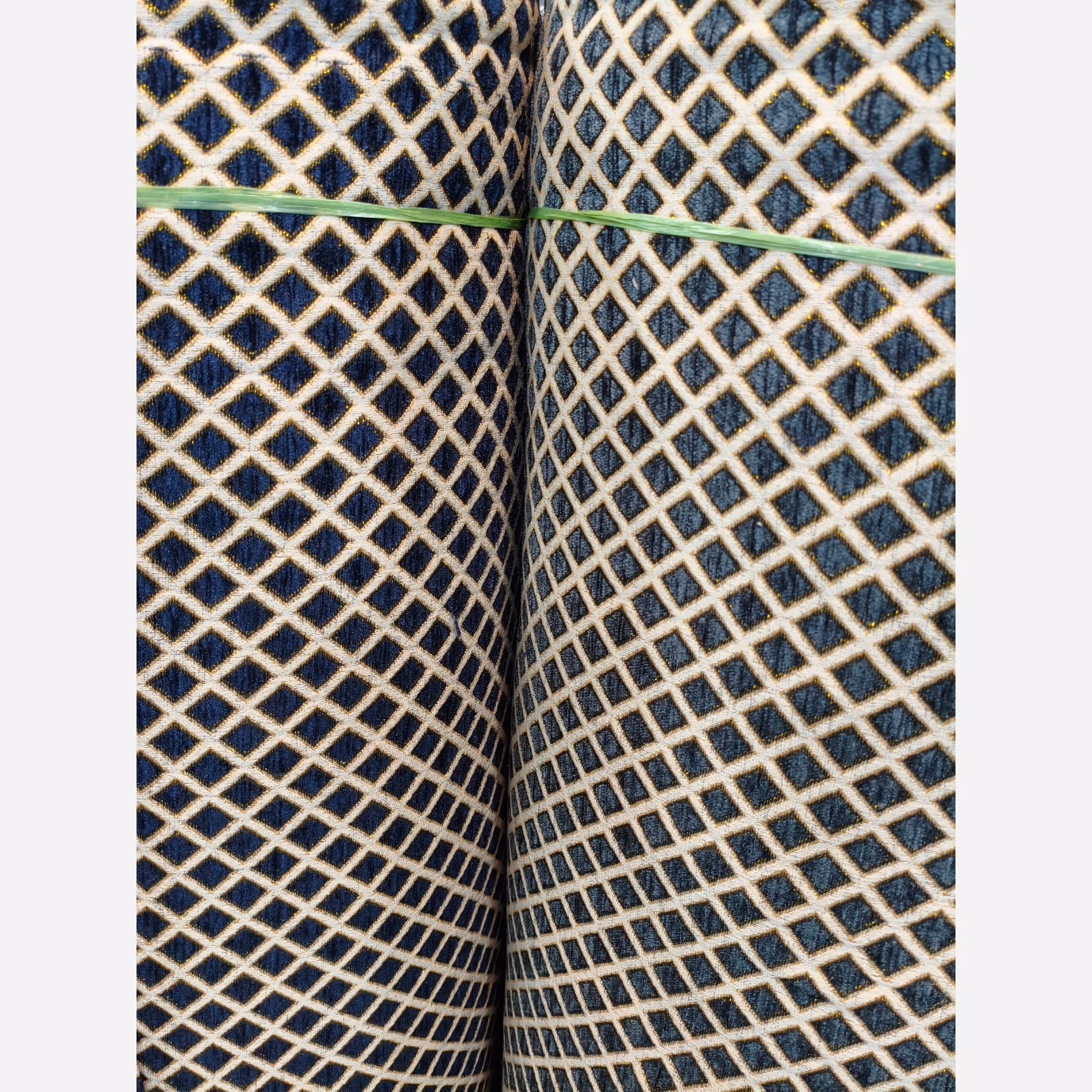 پارچه مخمل طرحدار کناره ای  رومبلی و..