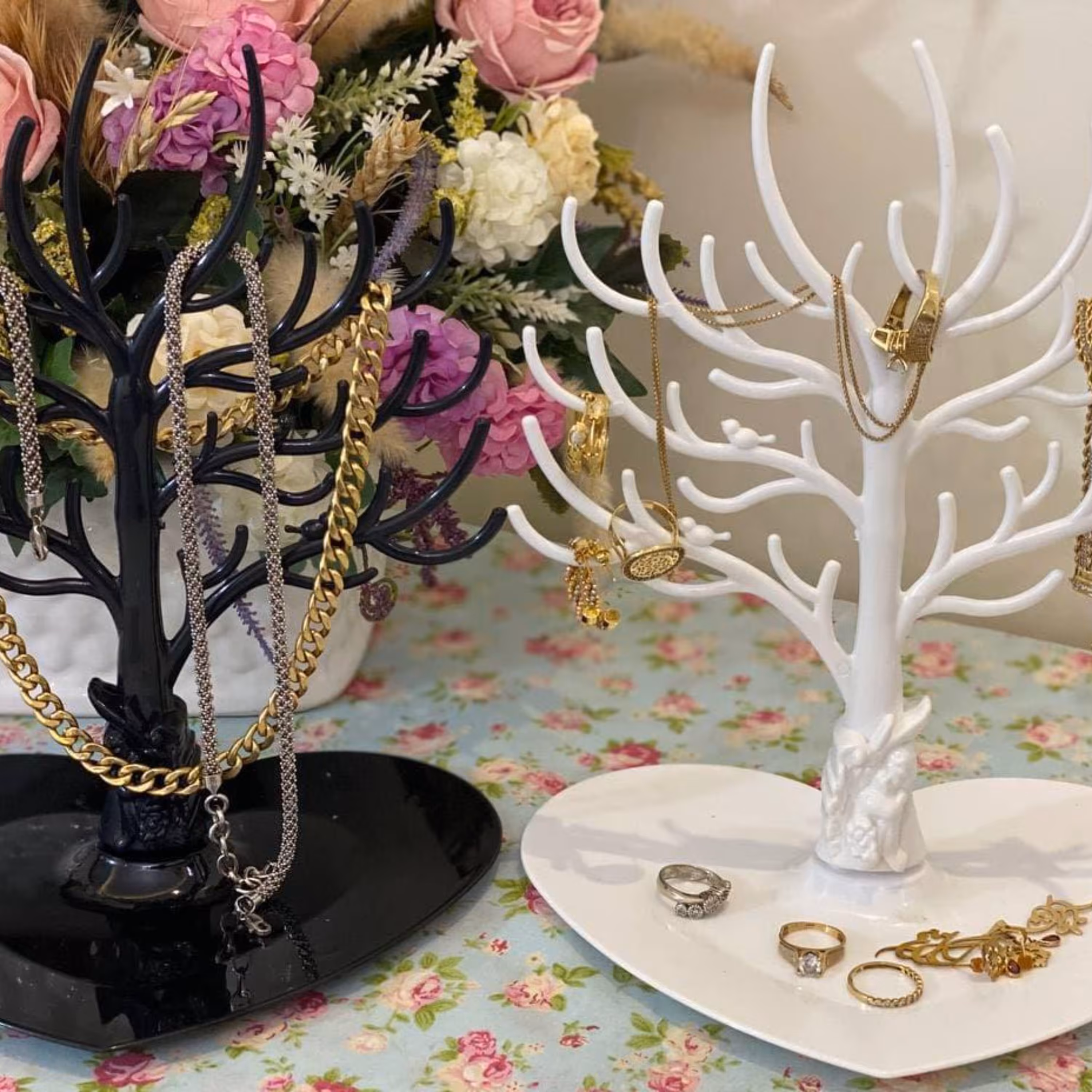 جا جواهری و بدلیجات و ساعت و لوازم دم دستی شکل فرشته رومیزی  دارای پایه نگهدارند