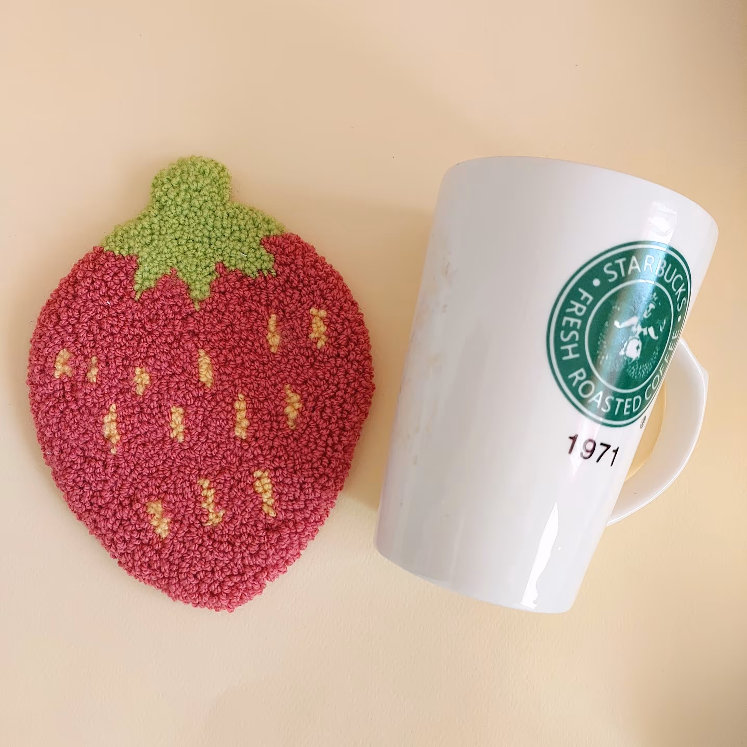 زیر لیوانی توت فرنگی