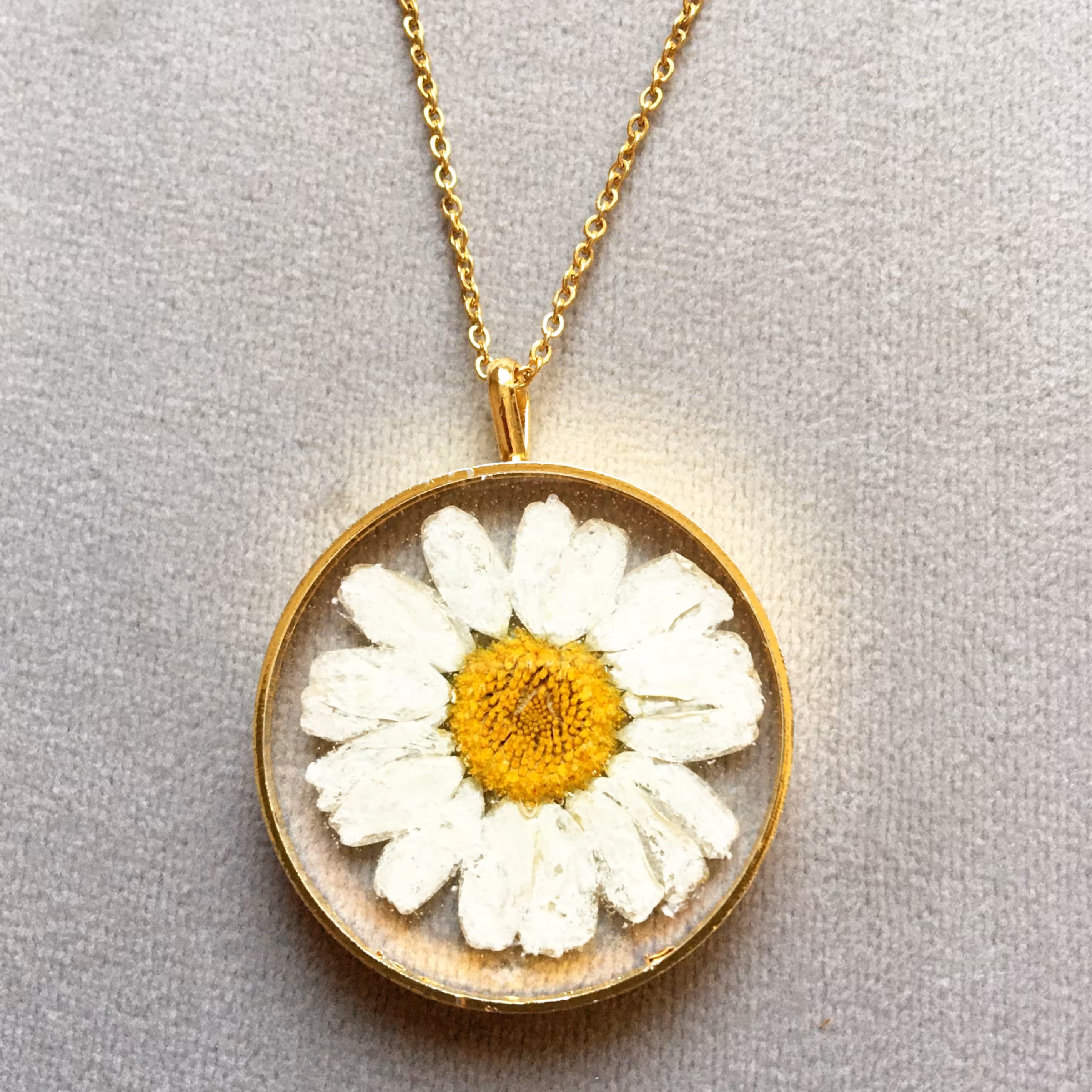 گردنبند رزینی بابونه طبیعی