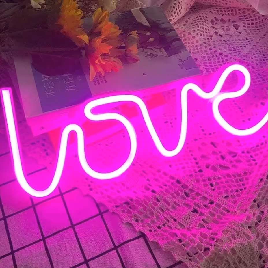 آباژور لاو نئونی