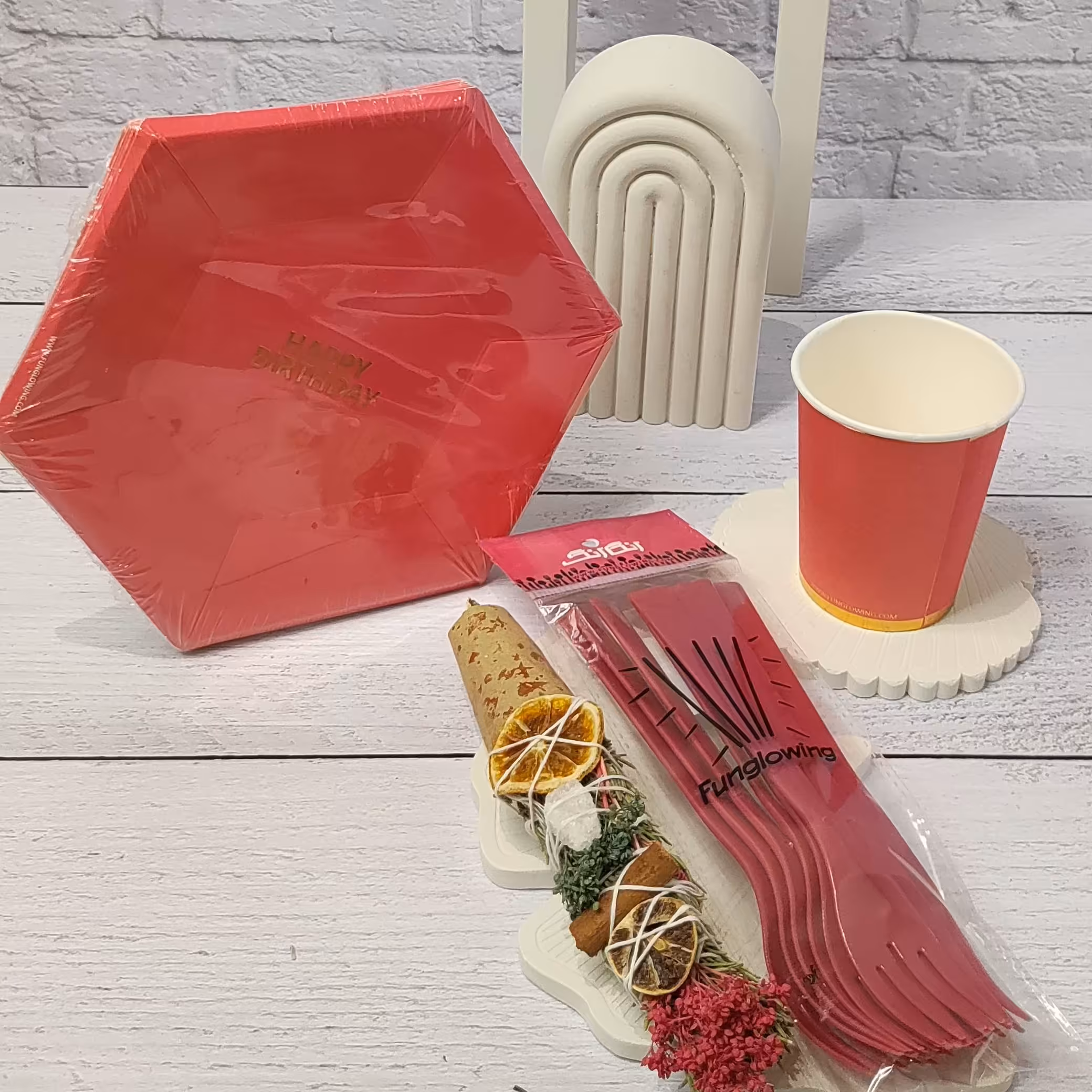 تم تولد شش ضلعی سرخابی پاستیلی طلاکوب