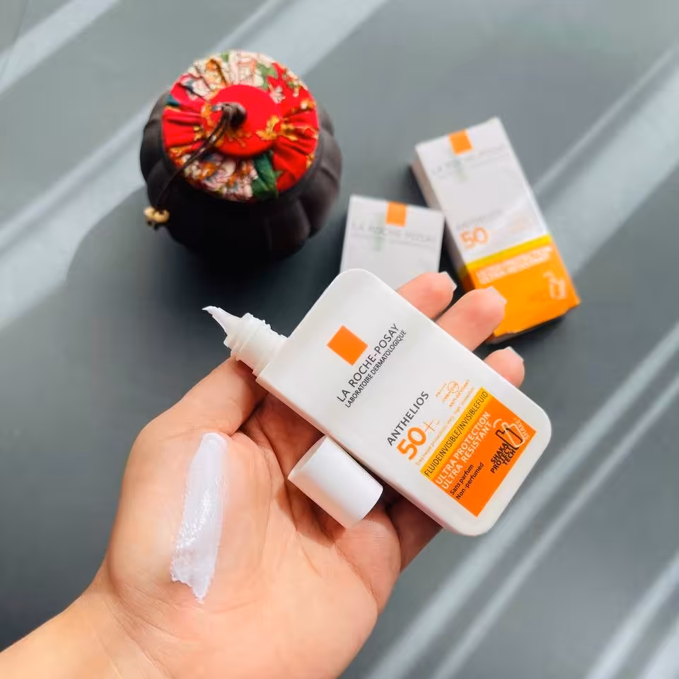 کرم ضدآفتاب لاروش پوزای مدل فلویید آنتلیوس