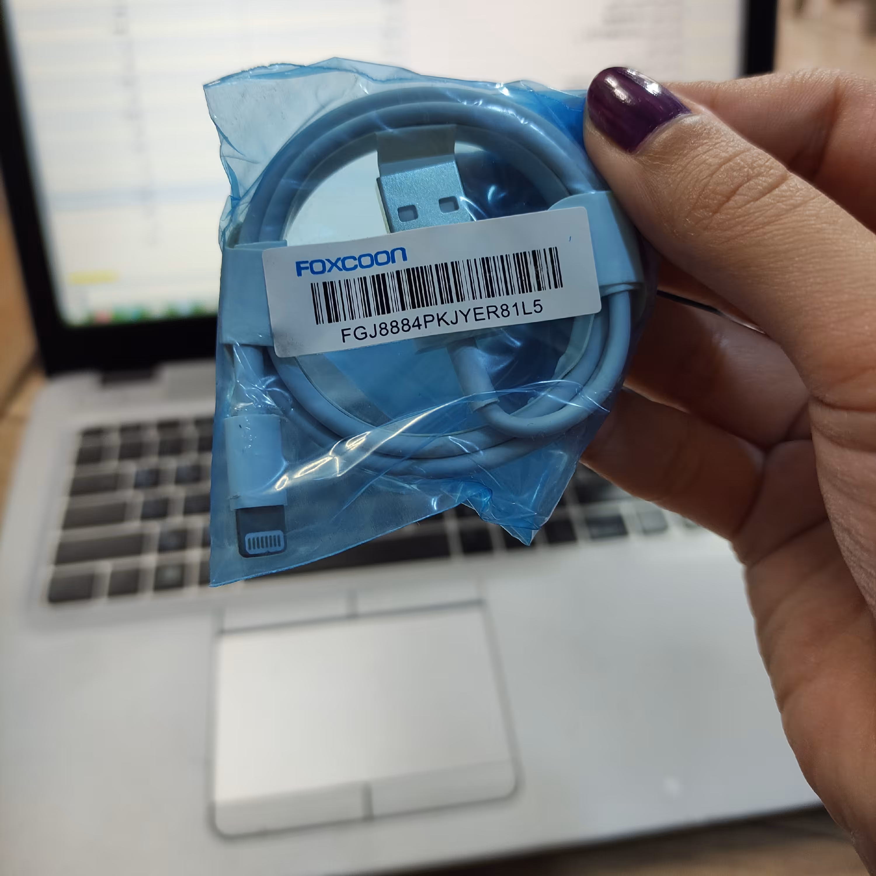 کابل تبدیل usb به lightining برای شارژ کردن گوشی های آیفون