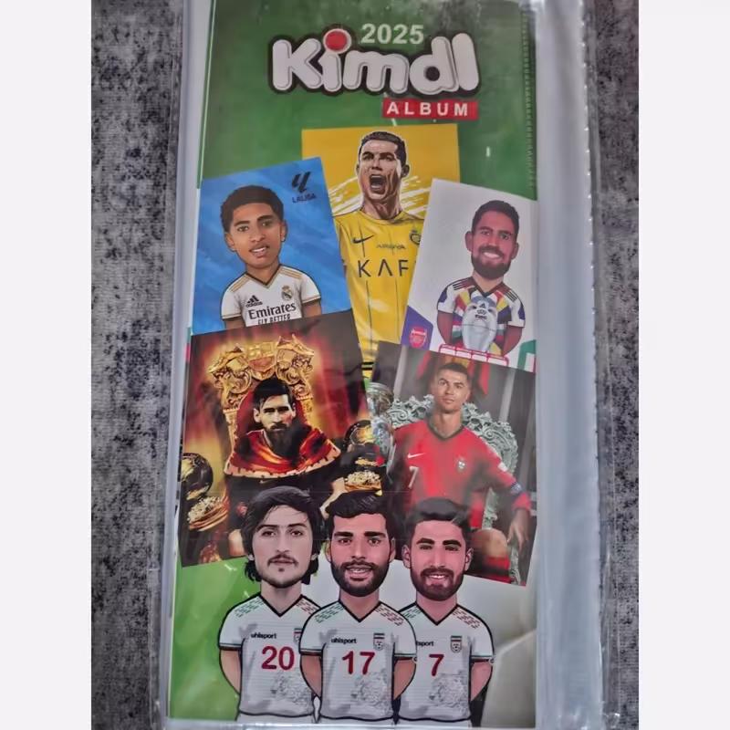 آلبوم کیمدی 2025 طرح روی جلد رندوم