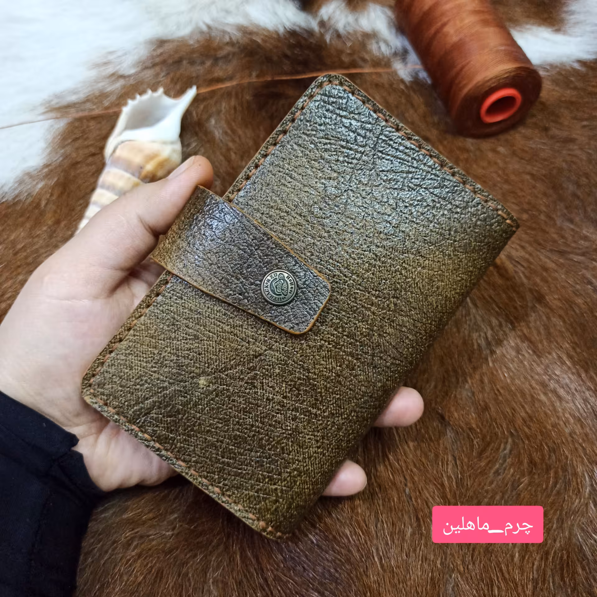 جاکارتی مردانه چرم شتر رنگ سبز دستدوز