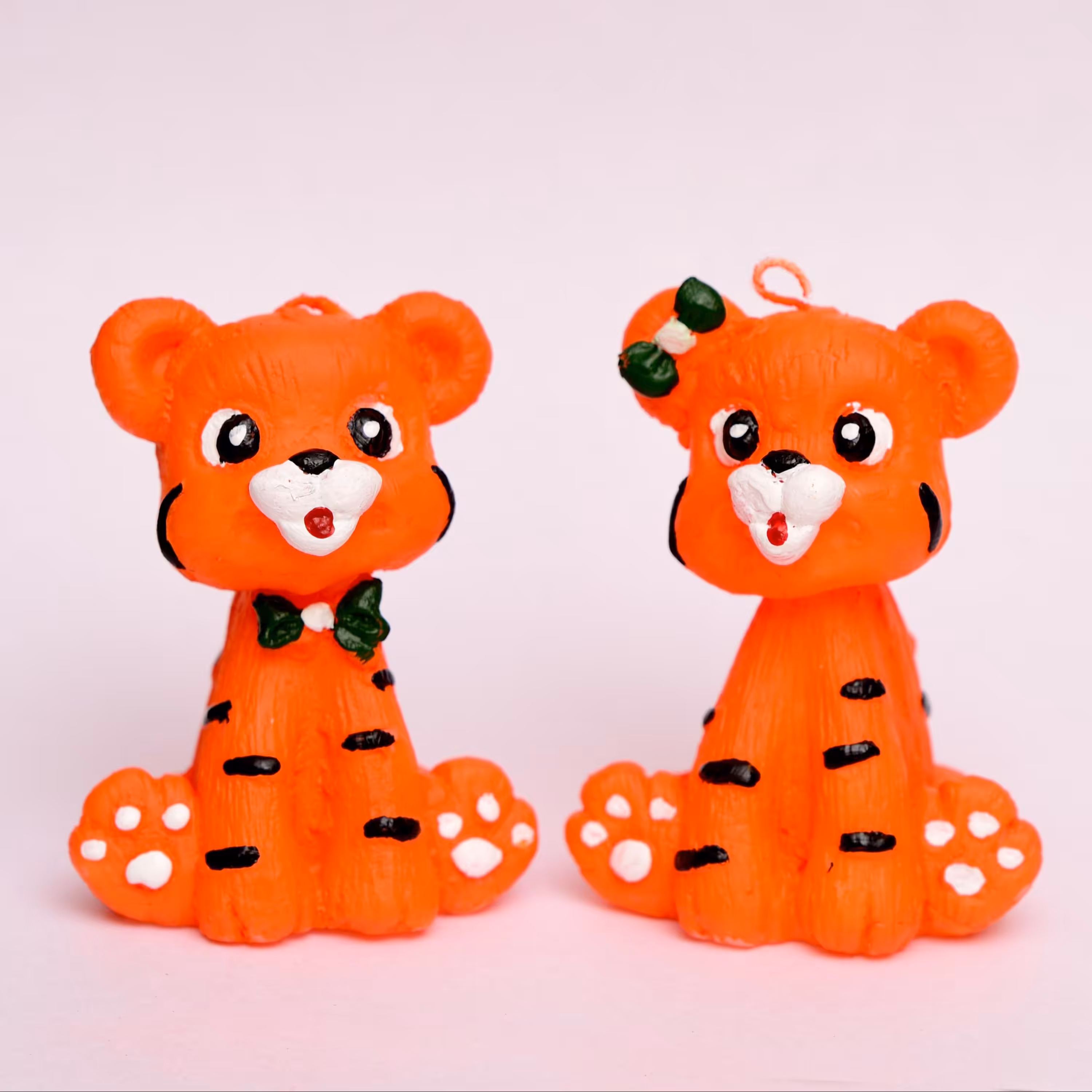 شمع طرح ببر پاپیون مجموعه 2 عددی دختر وپسررنگ نارنجی - زرد وصدفی