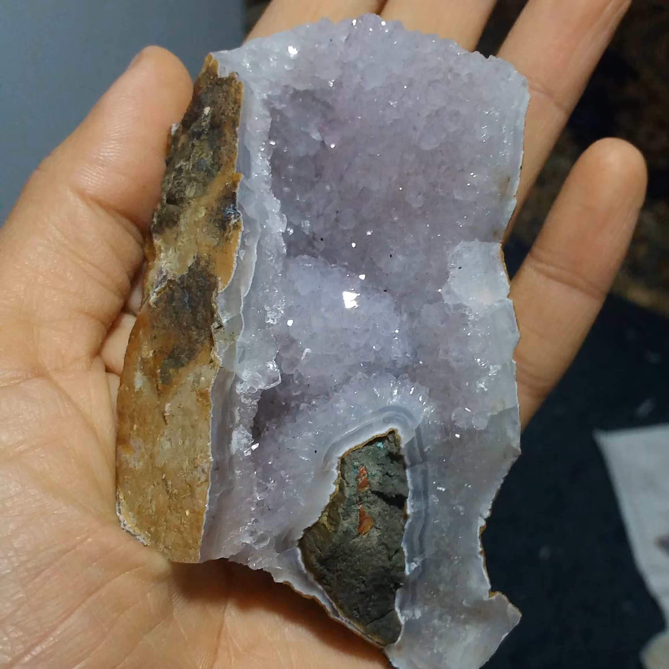 سنگ راف آمیتیس پر بلور خارق العاده بسیار زیبا دیدنی کاملا طبیعی شاااهکار خلقت بینظیر 