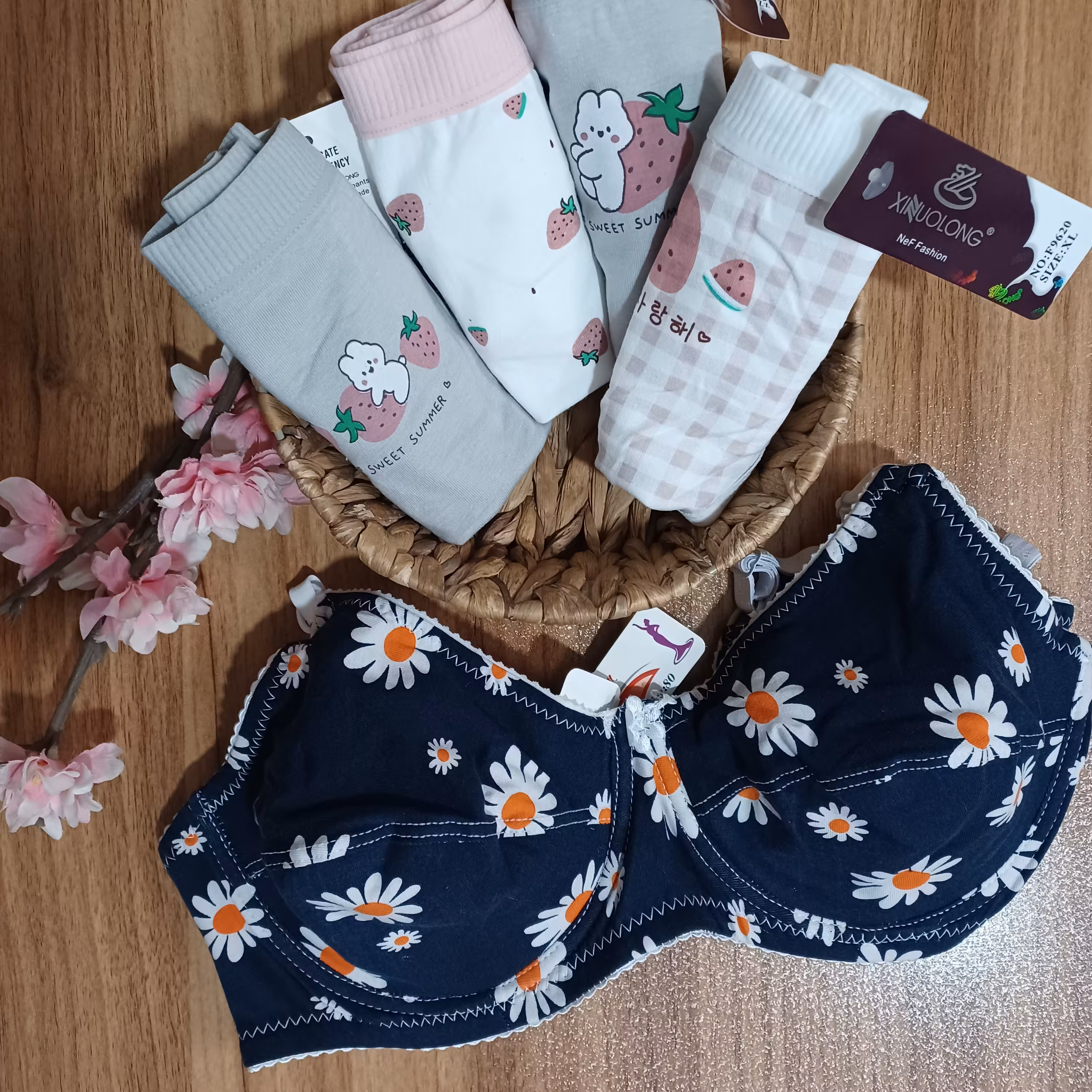 سوتین نخی  طرح لی  برای مصرف روزانه