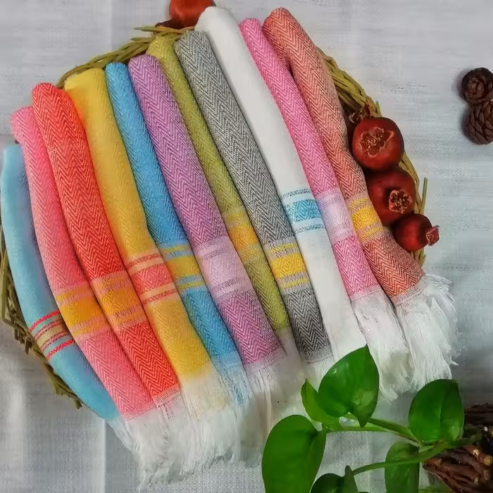 حوله دست و صورت نخی دستبافت بیرجند، سبک و کم حجم، بسیار آبگیر