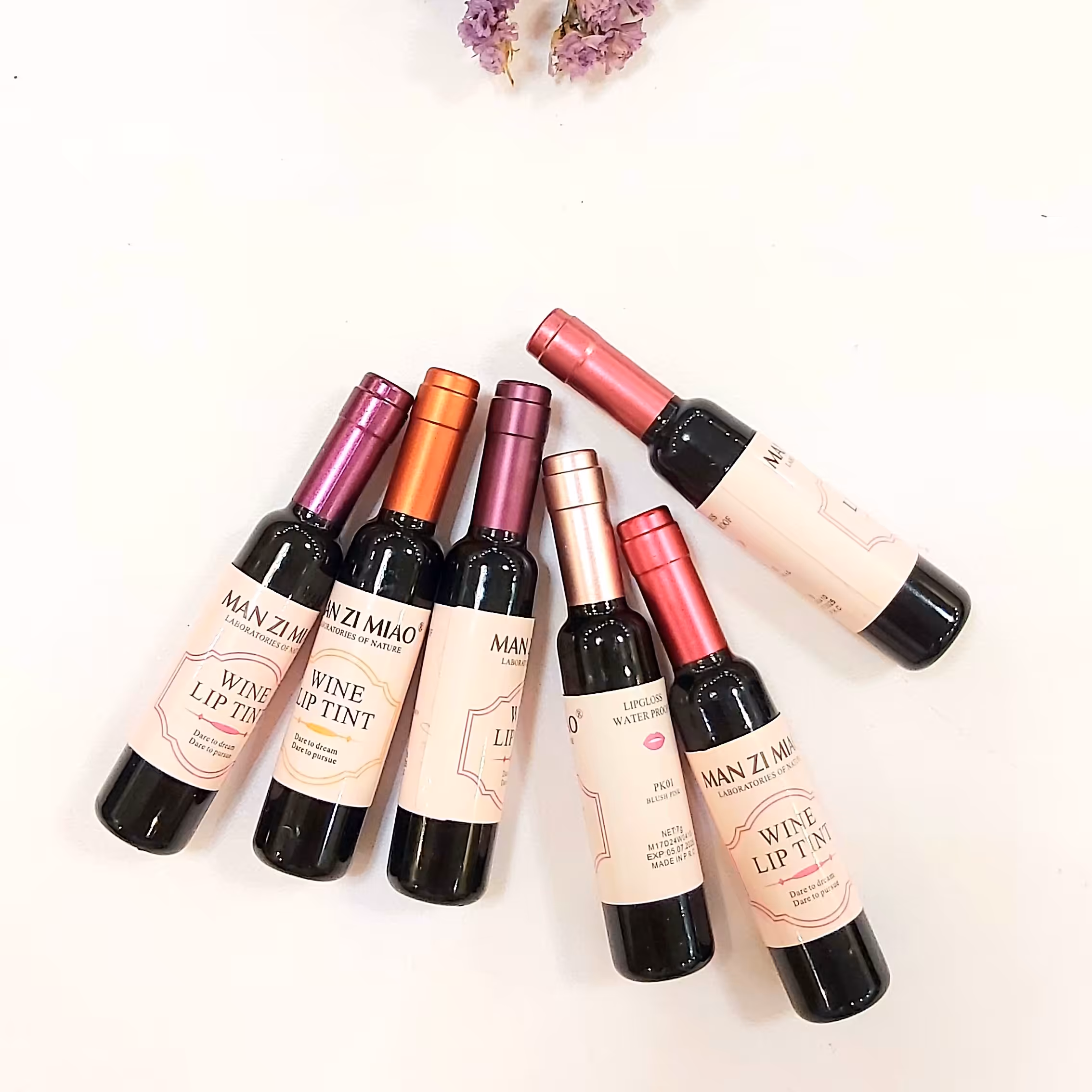 تینت لب بسیار سبک و بر پایه اب، ماندگاری فوق العاده بالا، بدون سرب، پیگمنت عالی، ابرسان و ویتامینه، مقاوم در برابر اب