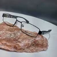 عینک طبی مردانه برای صورت های متوسط و کوچک مناسب نصب انواع عدسی