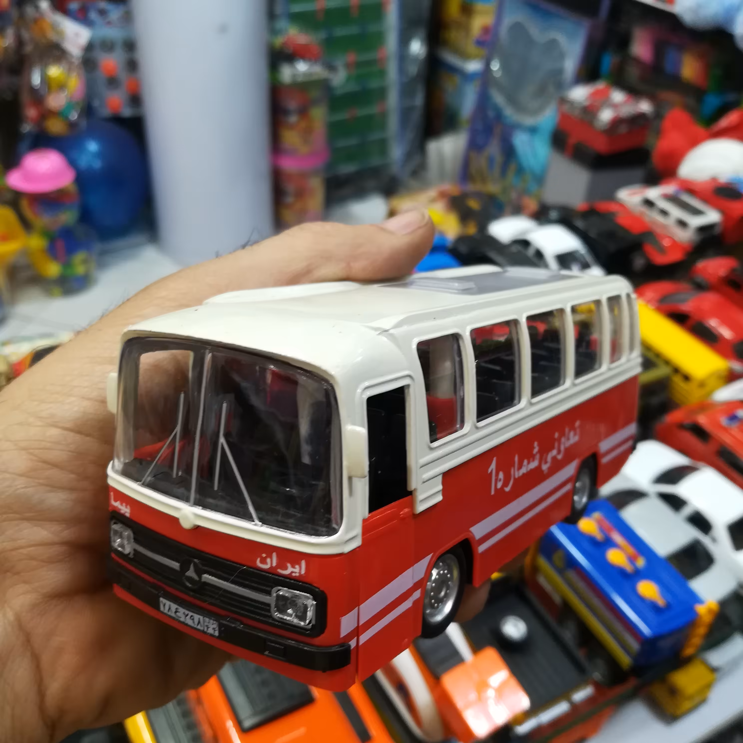 اتوبوس فلزی خارجی موزیکال، چراغ دار