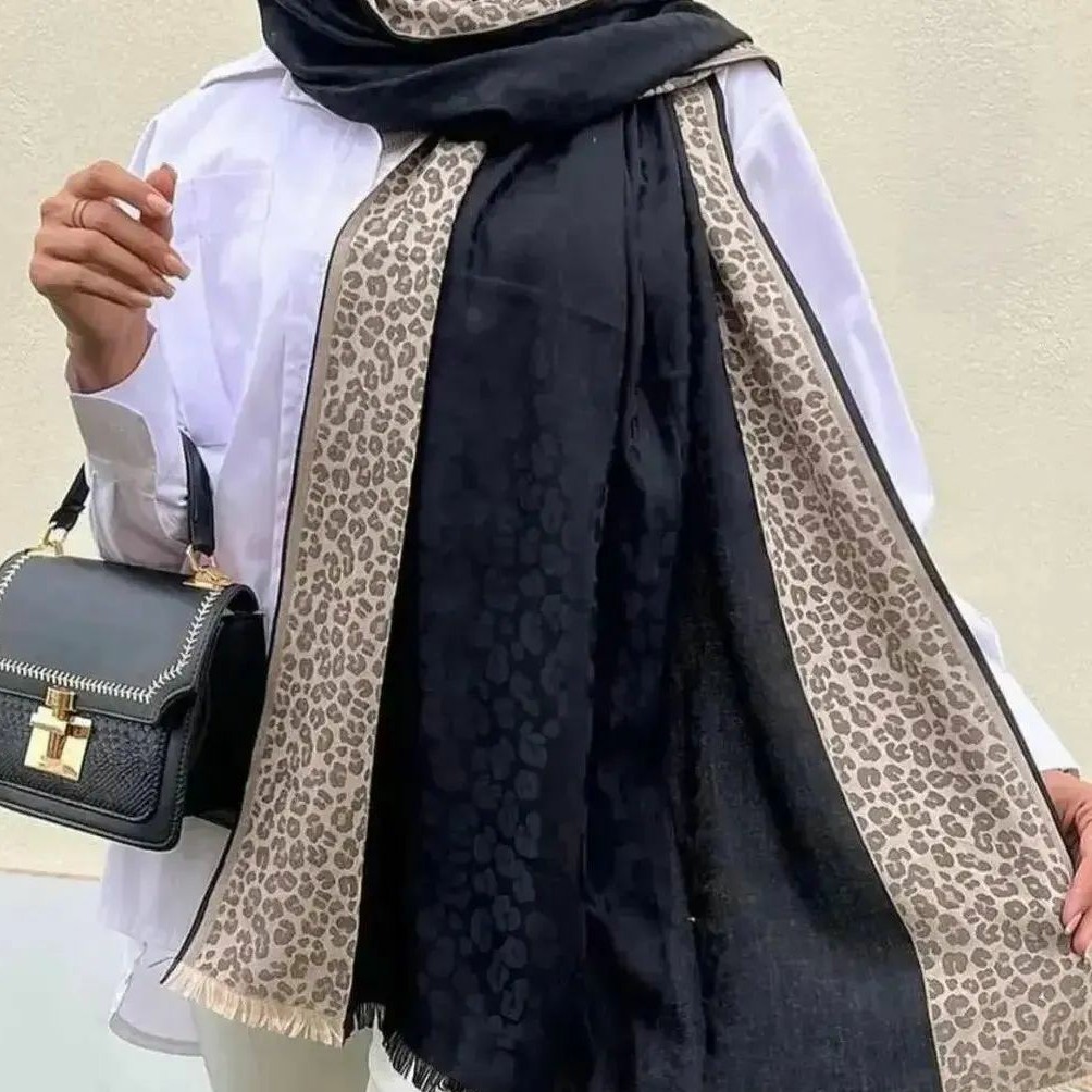 شال حاشیه پلنگی