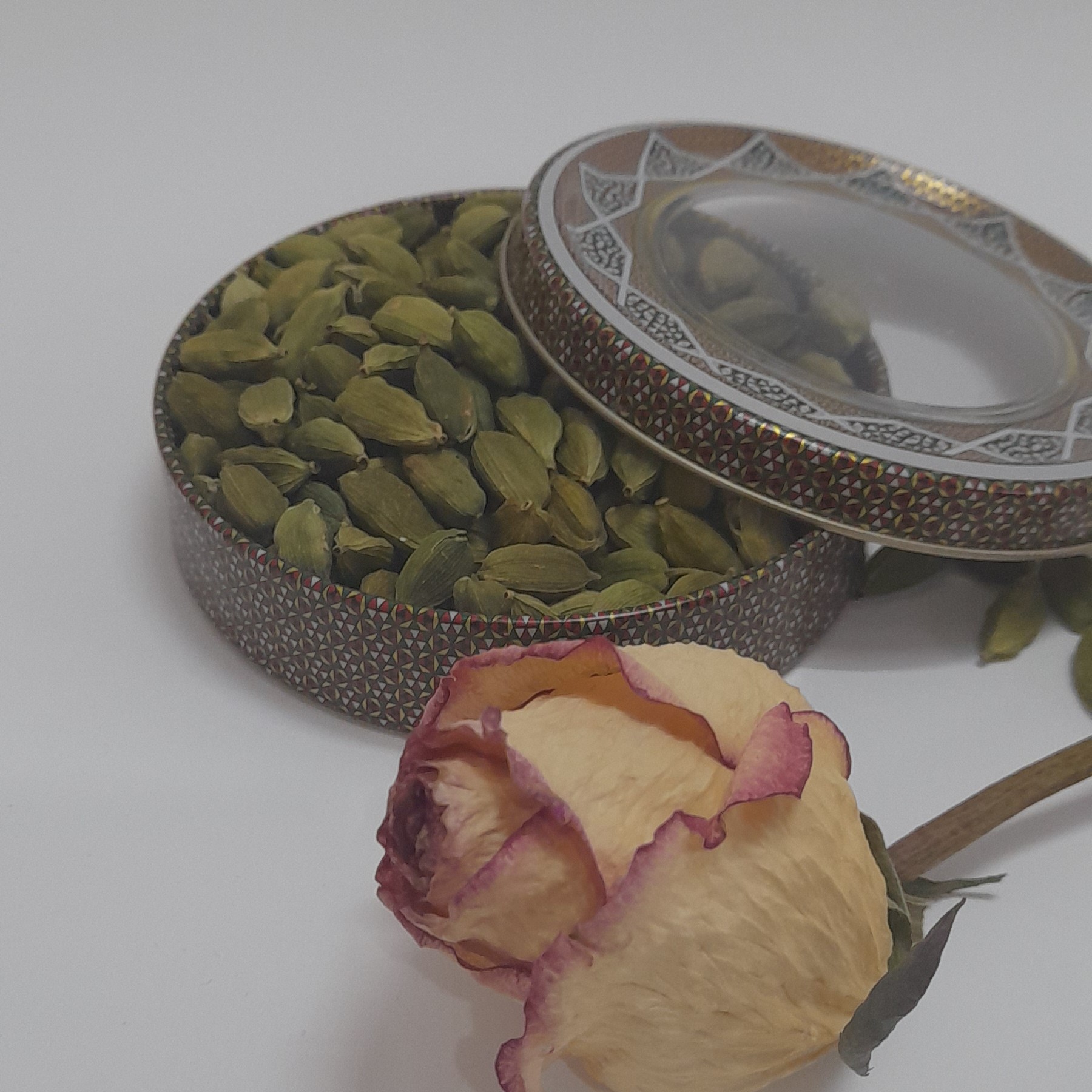 هل سبز اعلا 25 گرمی بسته بندی ظرف خاتم ارسال رایگان