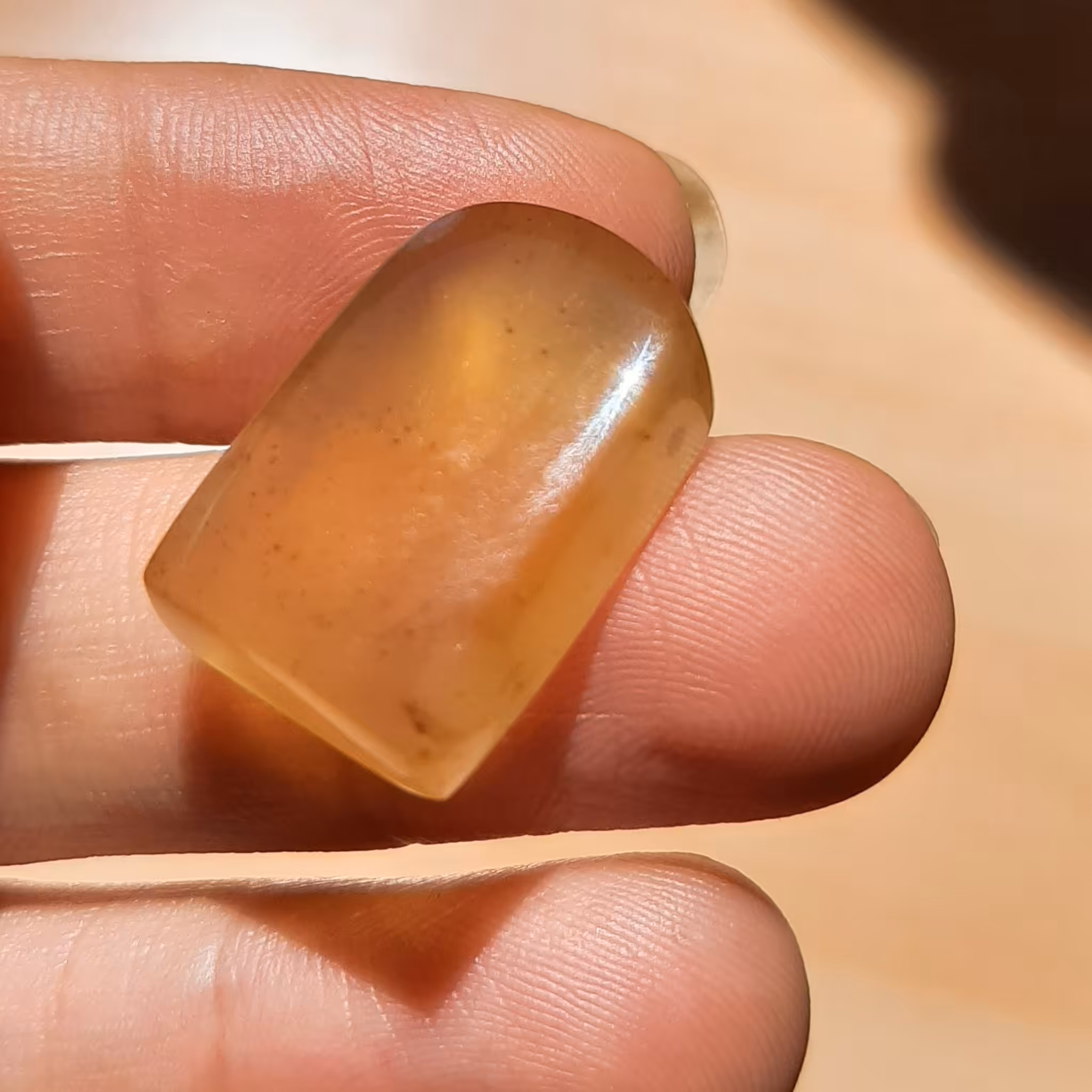 نگین عقیق زرد مناسب انگشتر و گردنبند