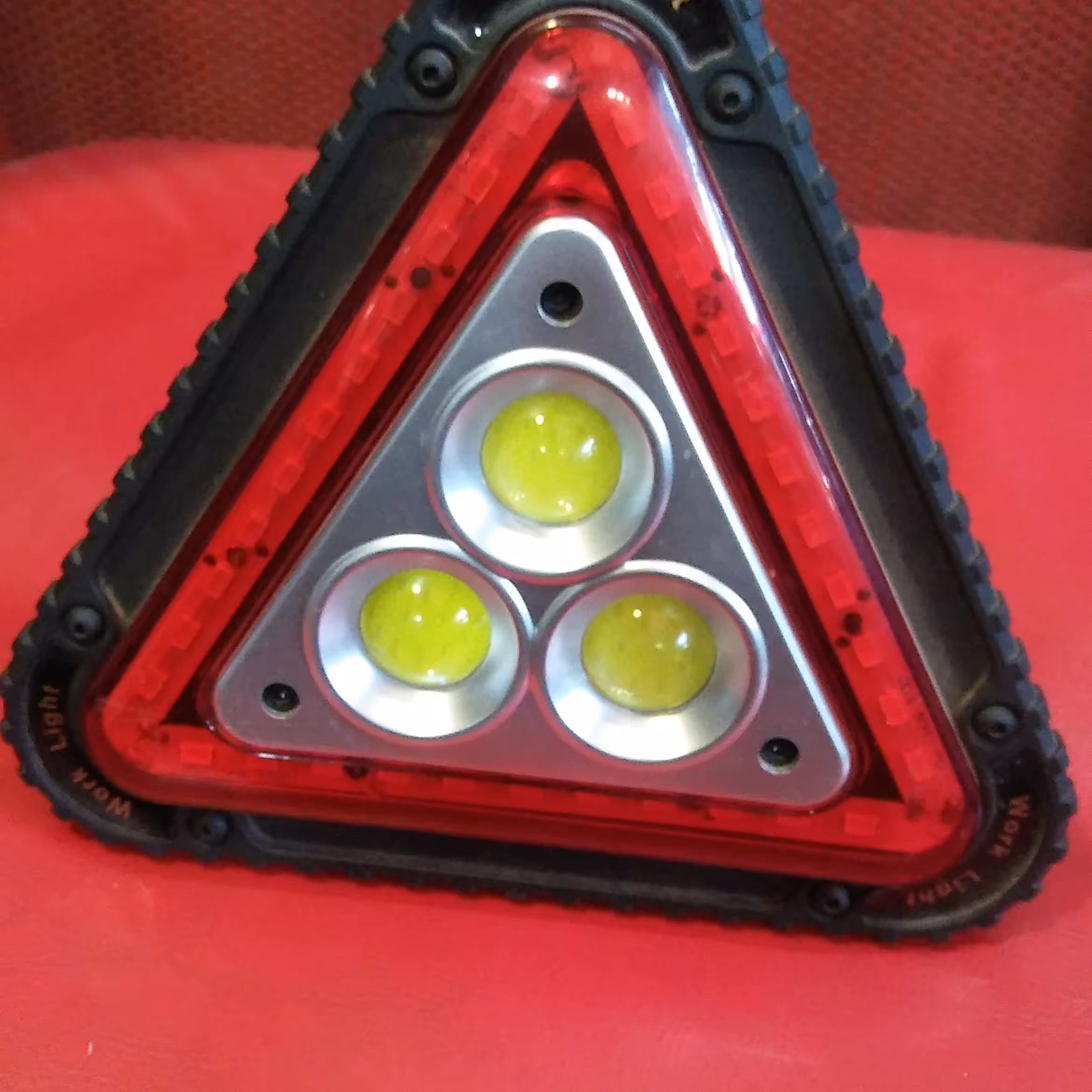 پرژکتور مثلثی پر نور چند مدل نوردهی شارژی  قابل حمل 