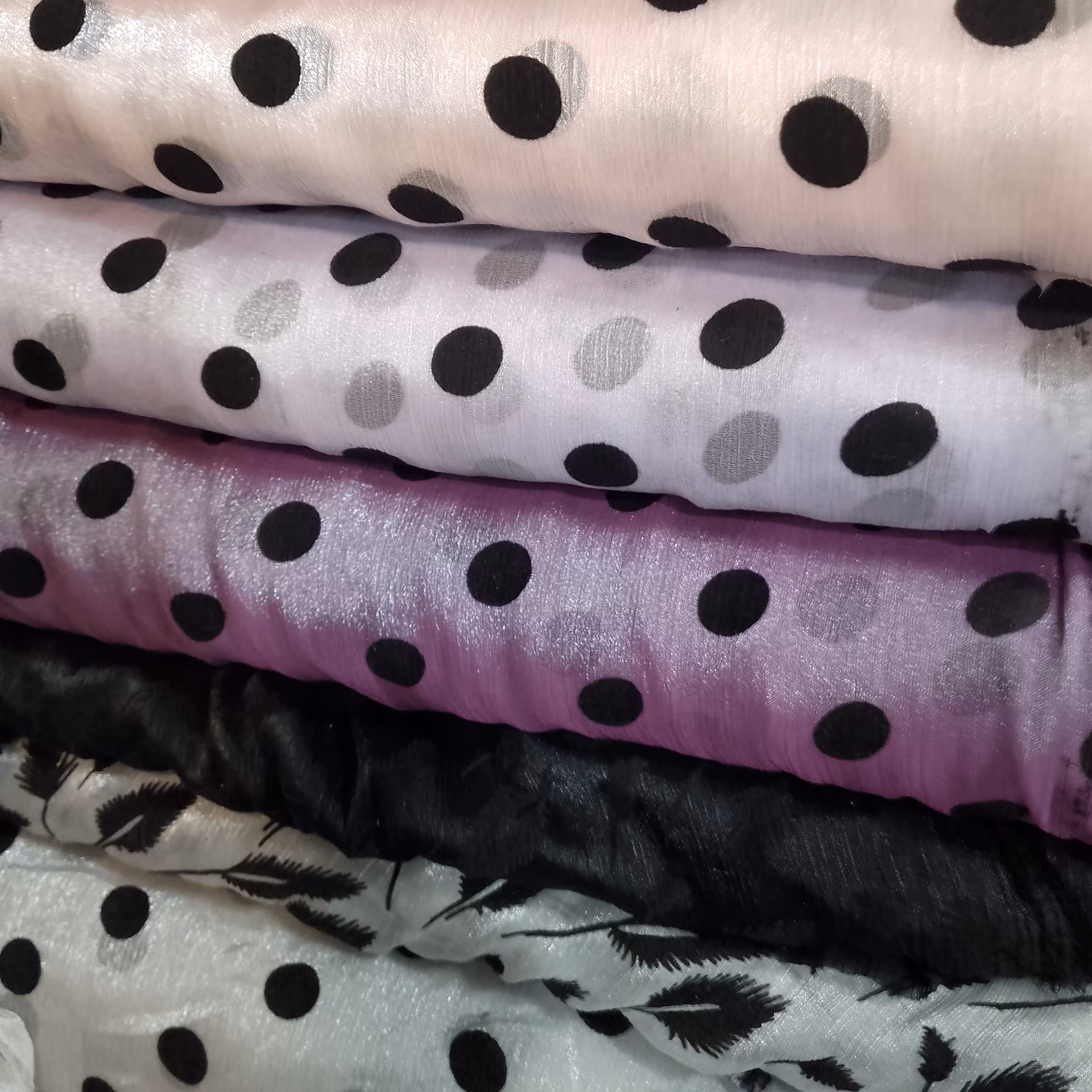 پارچه کریشه ارگانزا پروانه ای پارچه شومیز پارچه مجلسی