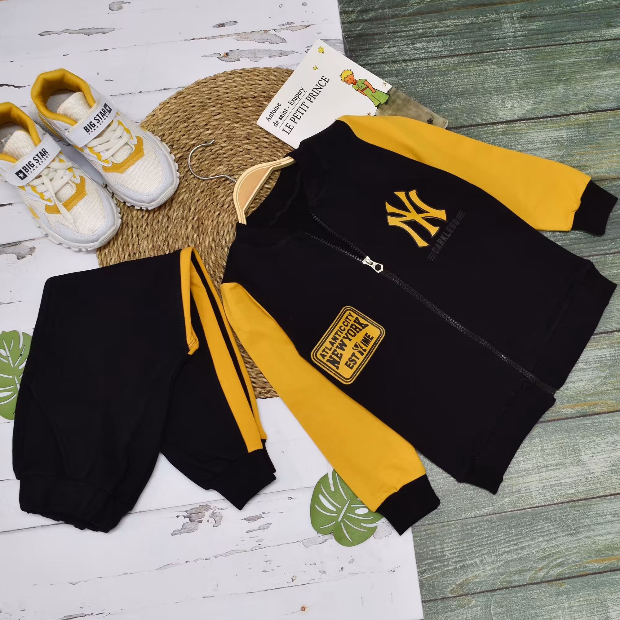 ست سویشرت شلوار نیویورک.اسپرت دخترانه وپسرانه،جنس پنبه دورس لاکرا،رنگبندی تکرنگ،سایزبندی 45تا60که سایز 55و60 روبه اتمام