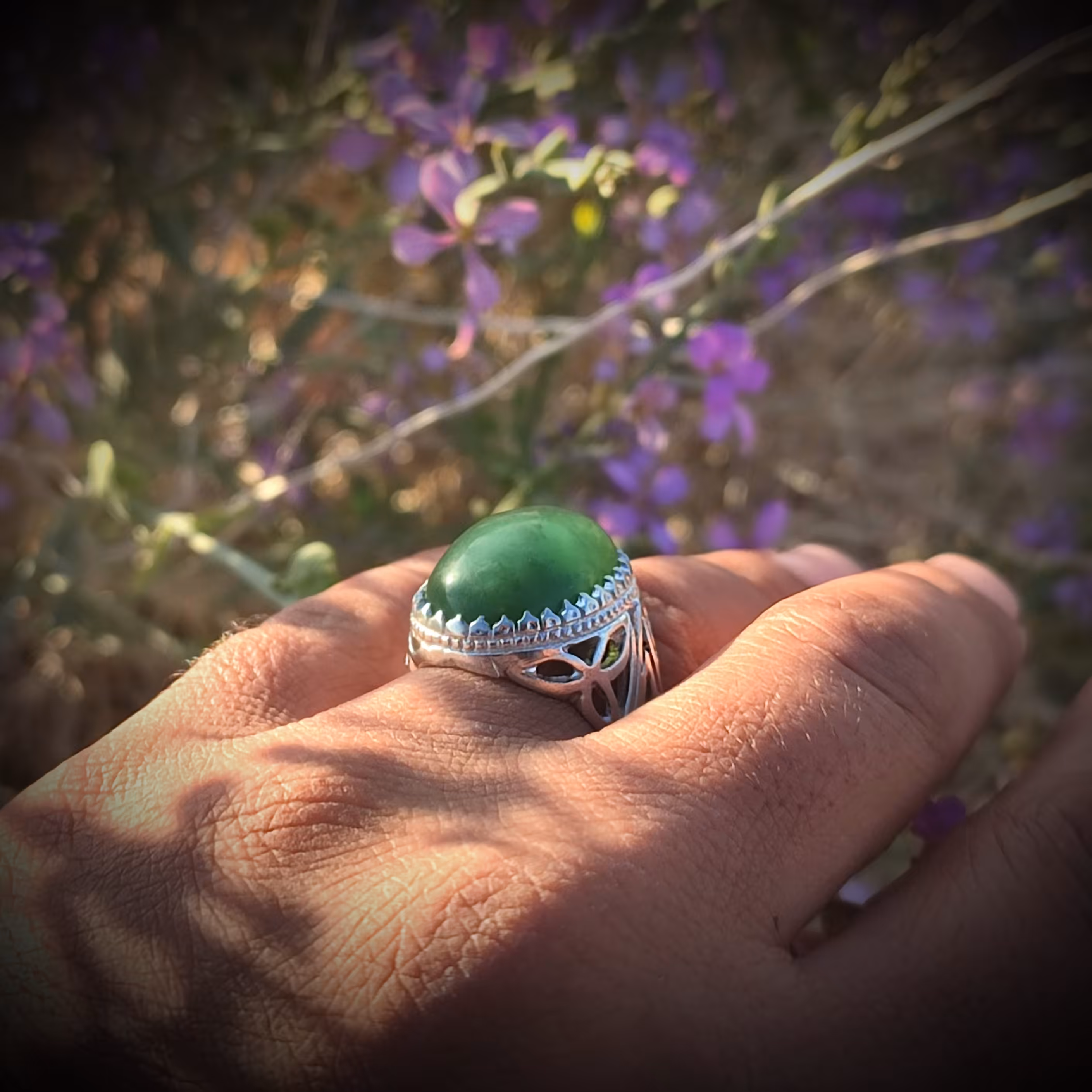 انگشتر نقره مردانه با نگین یشم اصیل و طبیعی