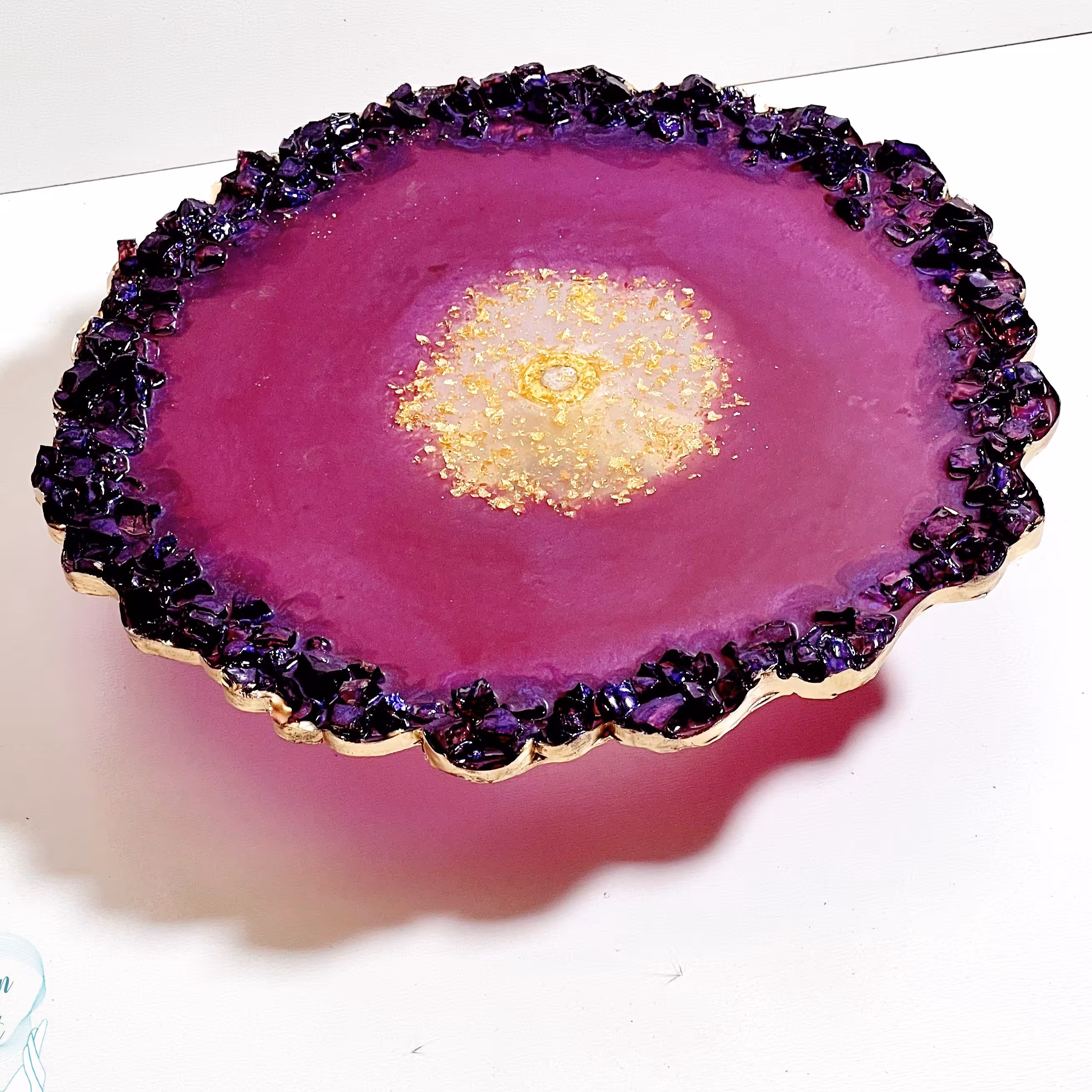 برد سرو پایه دار شیرینی خوری میوه خوری رزینی یاسی بنفش تزئین شده با کریستال 