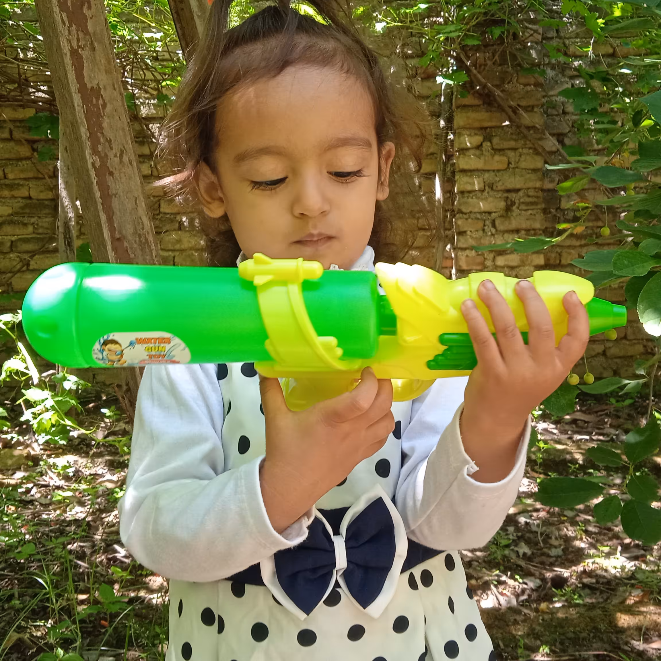 اسباب بازی تفنگ آبپاش آب پاش بزرگ