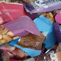 شکلات روکش کاکائو پاکوبار چیچک با طعم های متنوع 