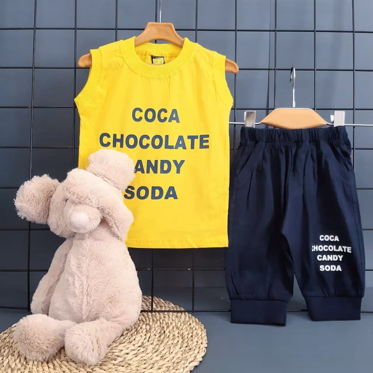 ست تاپ و شلوارک دخترانه و پسرانه سایز 35 طرح شکلات کد 224n