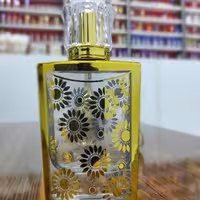 شیشه طلاکوب فوق العاده زیبا مناسب هدیه دادن و دکور بسیار زیبا هست حجم شیشه صد میل است 