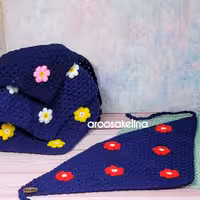 باندانا، دستمال سر قلاب بافی سورمه ای با گل های بهاری و رنگی رنگی 50 سانتی