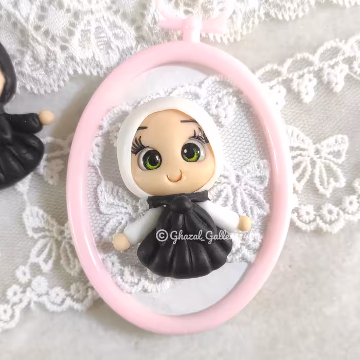 پیکسل خمیری محرم دختر با حجاب در دو رنگ مشکی و سفید