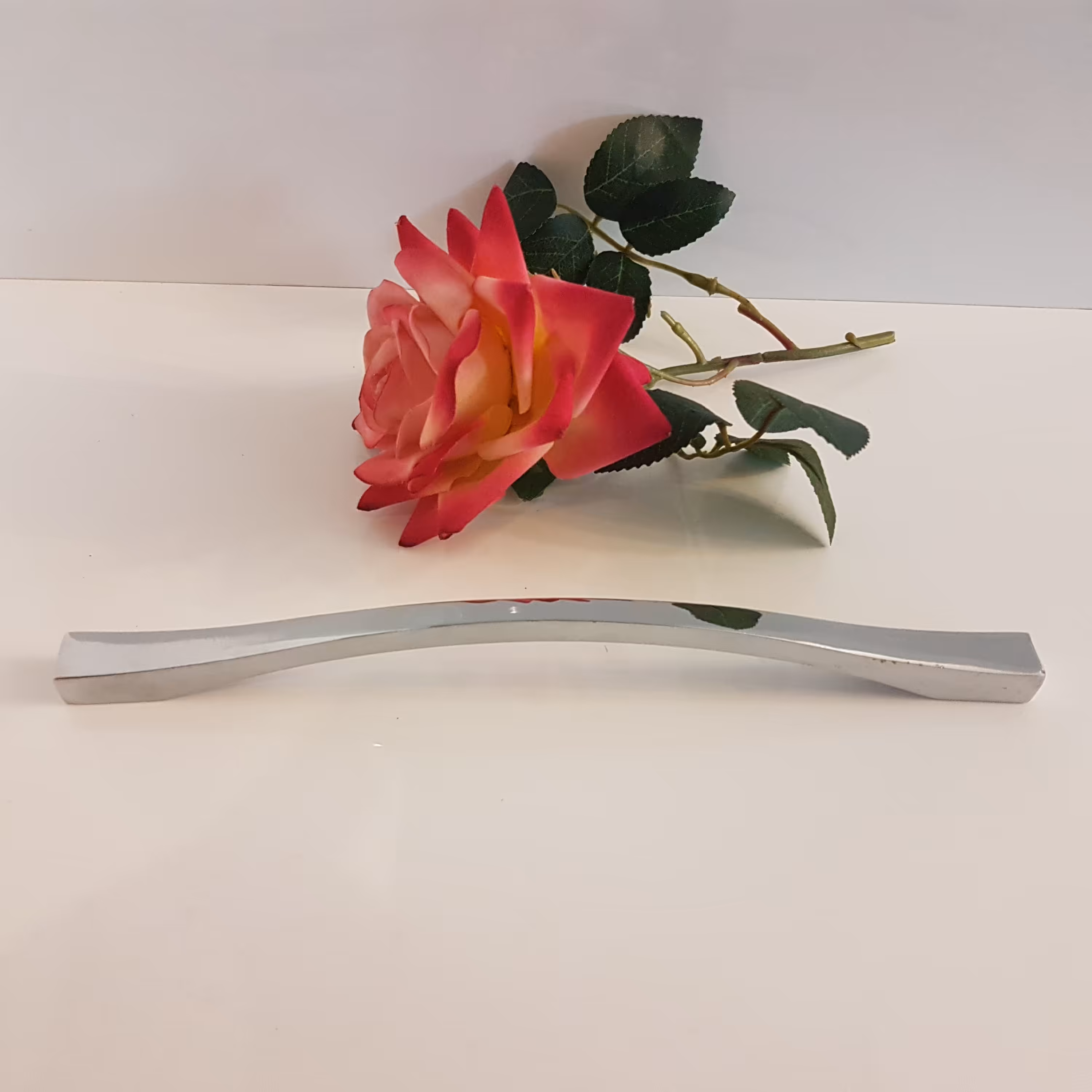 دستگیره کابینت  کد br100 سایز 192 کروم جنس آلومینیوم