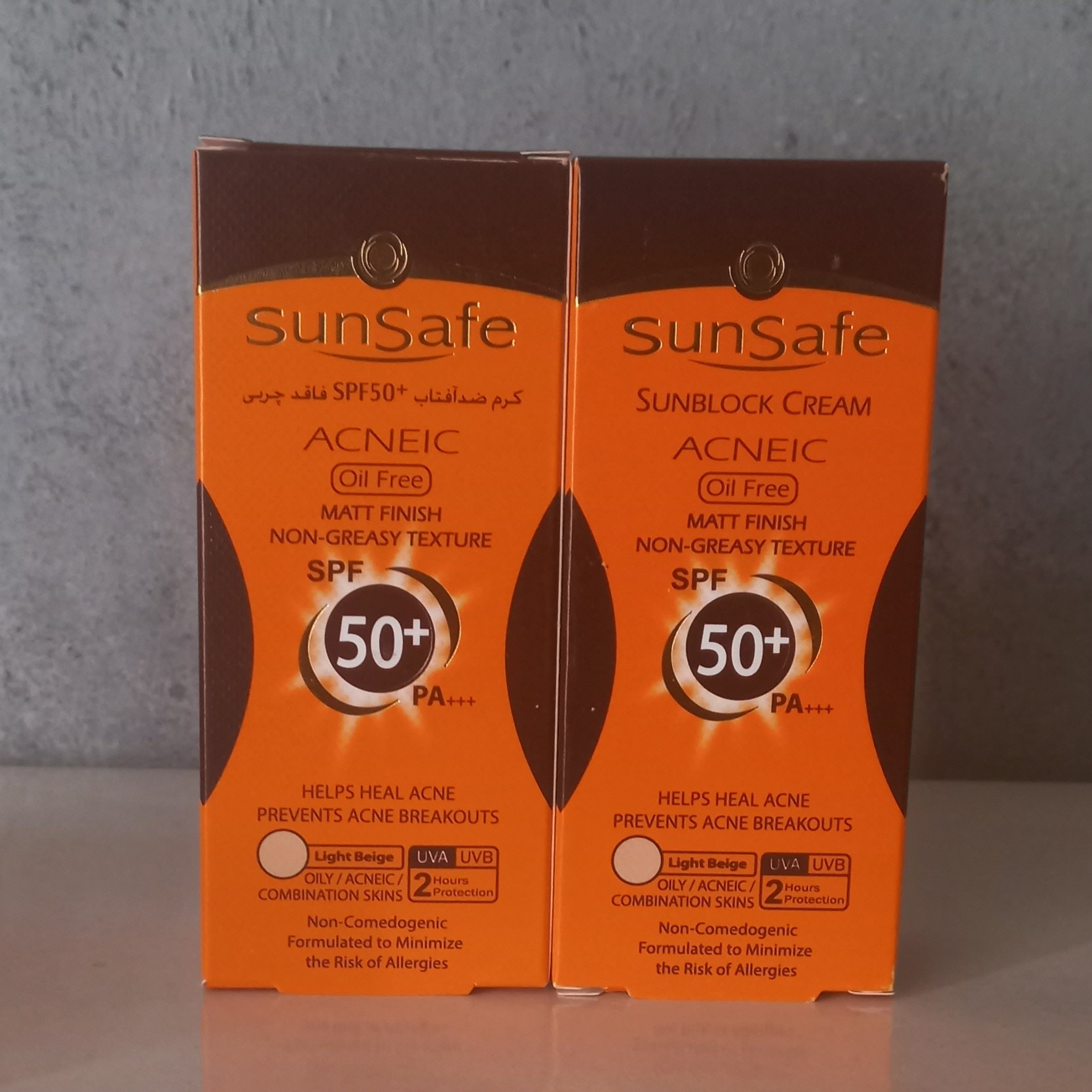 ضد آفتاب سان سیف رنگی فاقد چربیspf50 بژ روشن