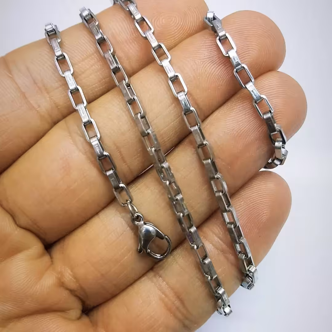 زنجیر گردنی آجری