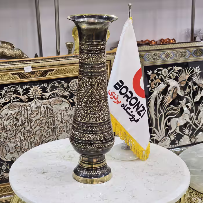 گلدان برنزی  لب ساده سیاه قلم 